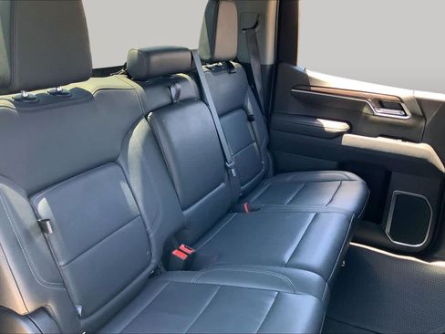 Used 2025 GMC Sierra 1500 SLT RWD image 20