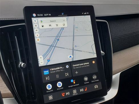 Used 2025 Volvo XC90 B6 Plus image 22