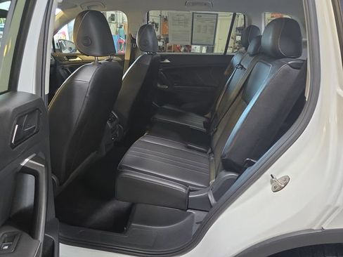 Used 2024 Volkswagen Tiguan SE FWD image 23