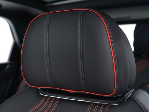 Certified 2025 Bentley Bentayga S Black Edition image 17