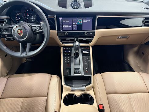 Certified 2025 Porsche Macan image 19