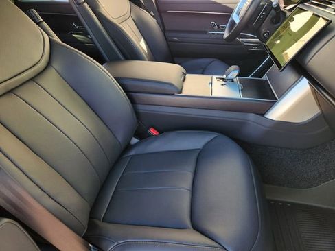 New 2026 Land Rover Range Rover SE image 9