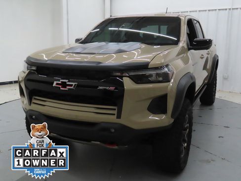 Used 2024 Chevrolet Colorado ZR2 w/ Technology Package AWD/4WD image 8