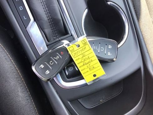 Used 2020 Chevrolet Equinox LT image 27