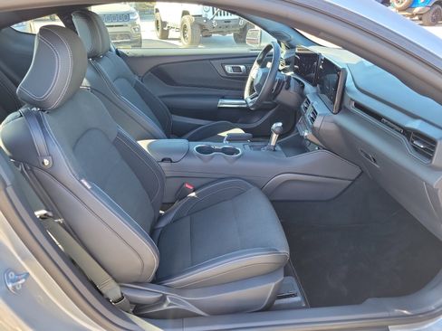 Used 2025 Ford Mustang GT w/ GT Performance Package image 28