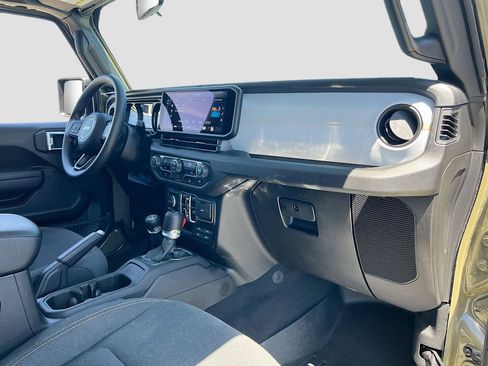 Used 2025 Jeep Gladiator Sport image 27