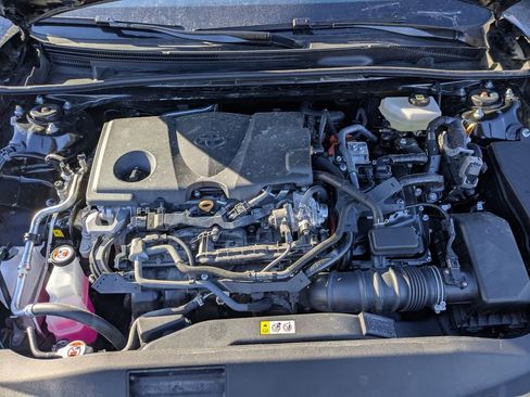 Used 2025 Toyota Camry SE image 38