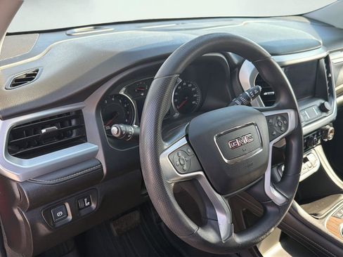 Used 2022 GMC Acadia SLE w/ Driver Convenience Package image 11