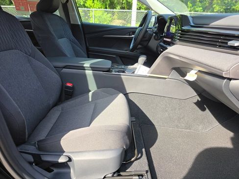 Used 2026 Toyota Camry LE w/ Convenience Package FWD image 14