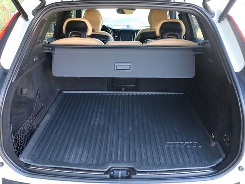 Used 2019 Volvo XC60 T5 Inscription w/ Protection Package AWD/4WD image 14