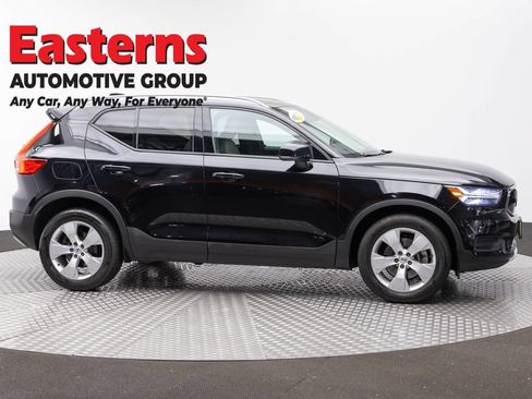 Used 2019 Volvo XC40 T5 Momentum AWD/4WD image 4