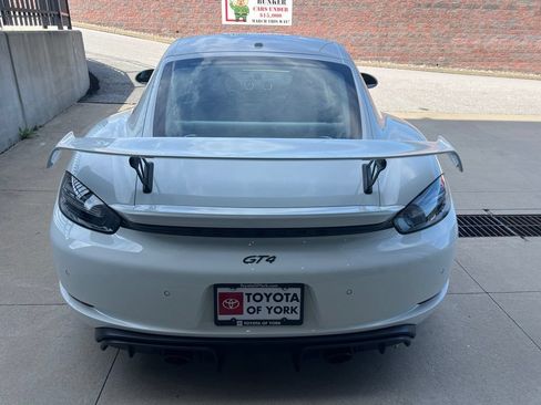 Used 2021 Porsche 718 Cayman GT4 RWD image 19