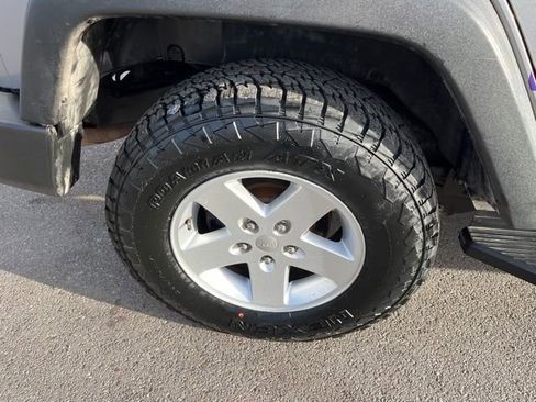 Used 2018 Jeep Wrangler Unlimited Sport S AWD/4WD image 16