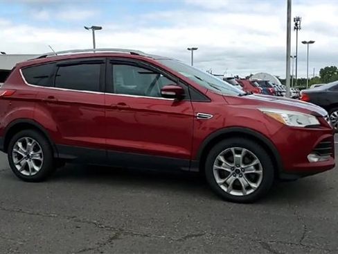Used 2016 Ford Escape Titanium image 2