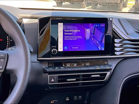 Used 2025 Toyota Camry LE image 5