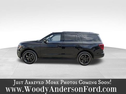 Certified 2023 Ford Expedition Limited image 4