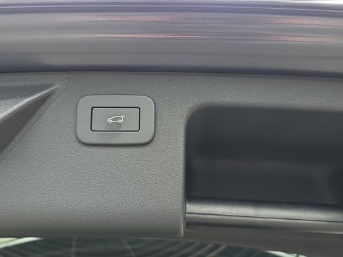 New 2026 Land Rover Discovery Sport Landmark AWD/4WD image 13
