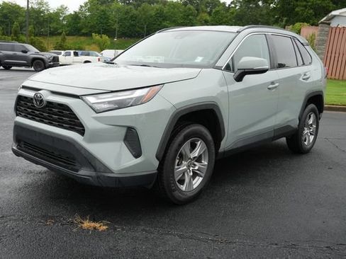 Used 2022 Toyota RAV4 XLE FWD image 3