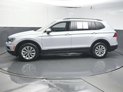 Used 2018 Volkswagen Tiguan SE FWD image 5