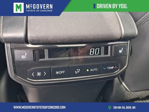 Used 2023 Toyota Highlander Platinum AWD/4WD image 37