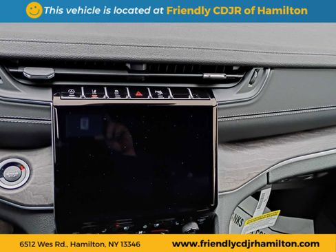 New 2025 Jeep Grand Cherokee Limited w/ Luxury Tech Group II image 13