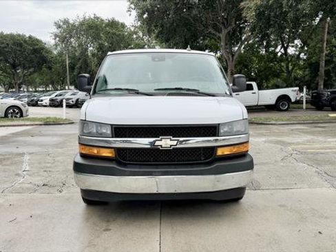 Used 2020 Chevrolet Express 3500 LT w/ LT Preferred Equipment Group RWD image 12