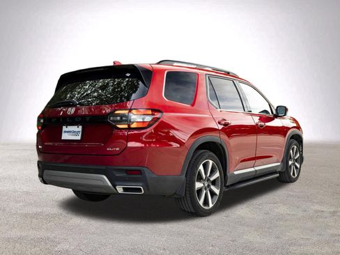 Used 2024 Honda Pilot Elite image 9