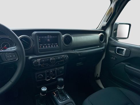 Used 2023 Jeep Gladiator Sport AWD/4WD image 23
