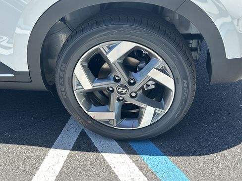 New 2025 Hyundai Venue Limited image 10