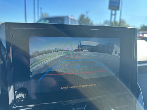 Used 2025 Toyota Corolla SE w/ SE Package image 7