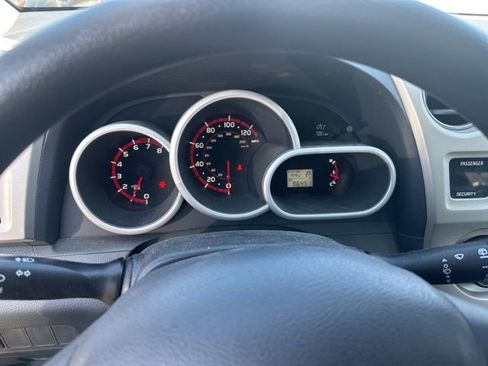 Used 2010 Toyota Matrix Base image 2