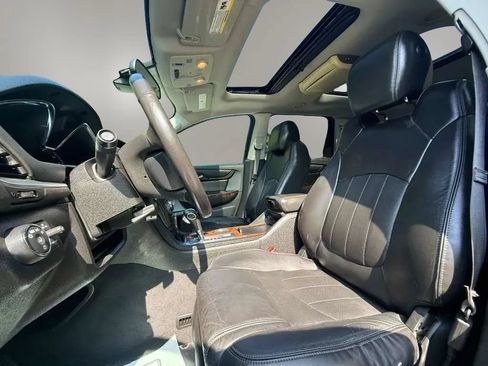 Used 2014 Chevrolet Traverse LTZ FWD image 11