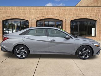 New 2026 Hyundai Elantra Limited video 2