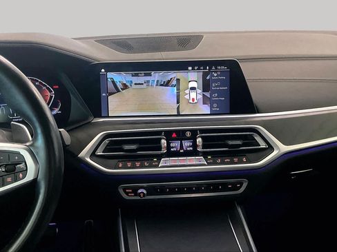 Used 2021 BMW X7 xDrive40i w/ M Sport Package AWD/4WD image 6