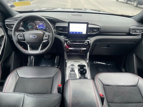 Used 2024 Ford Explorer ST-Line w/ Class IV Trailer Tow Package image 10