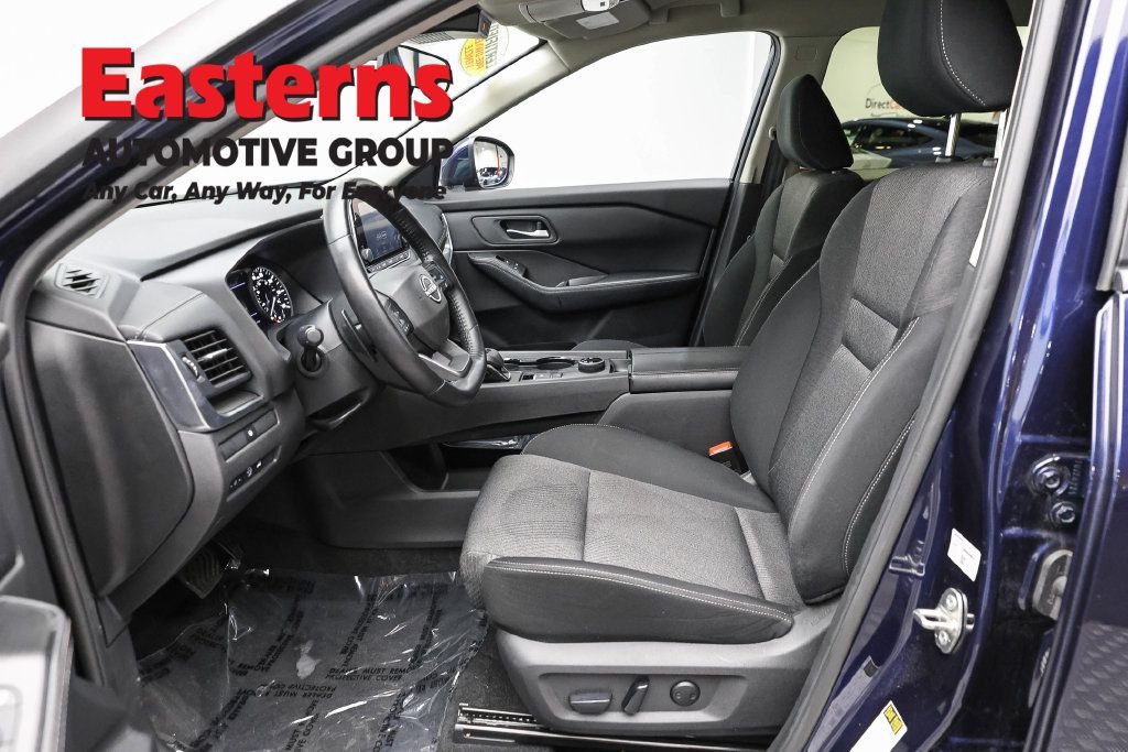 Used 2025 Nissan Rogue SV AWD/4WD image 15