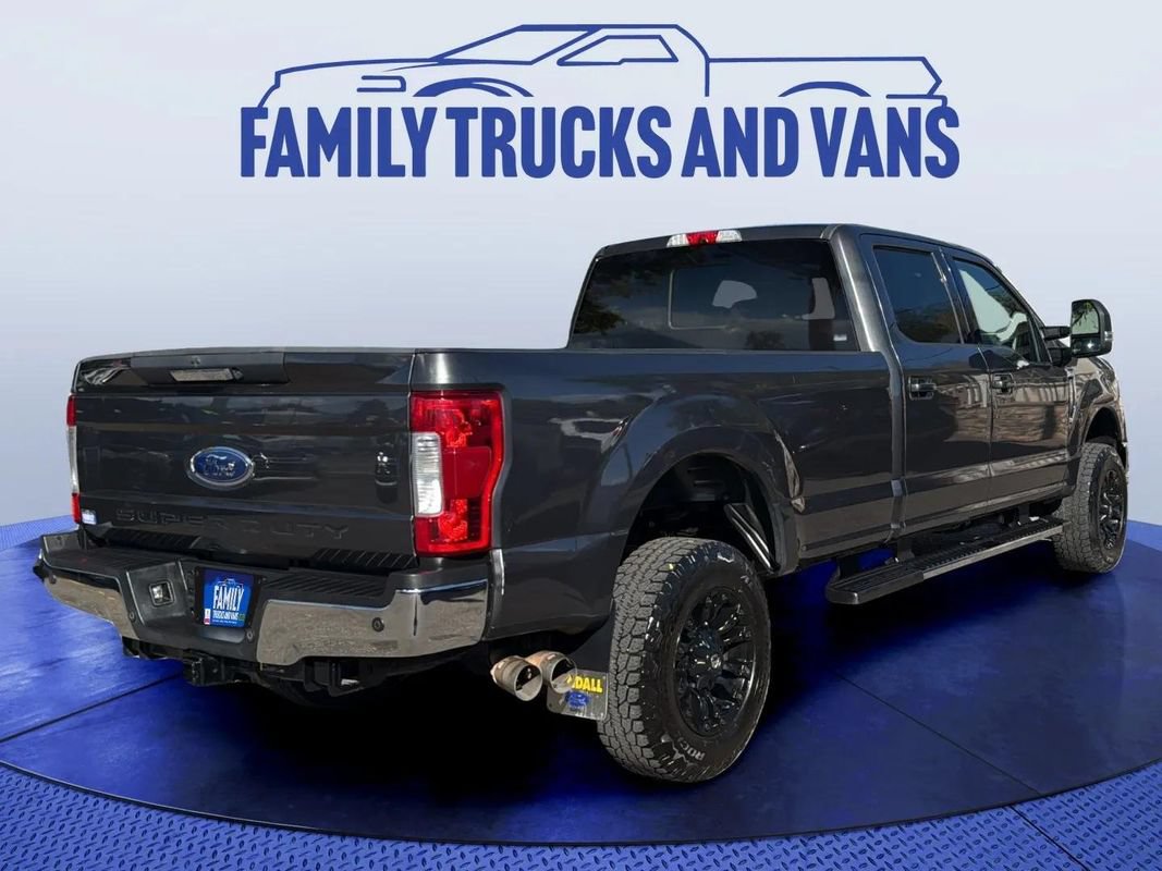 Used 2019 Ford F350 Lariat w/ Lariat Value Package AWD/4WD image 5