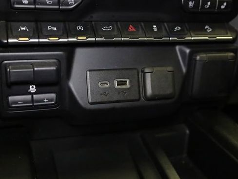 Used 2021 Chevrolet Silverado 1500 LTZ AWD/4WD image 26