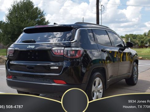 Used 2018 Jeep Compass Latitude w/ Popular Equipment Group FWD image 6