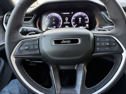 New 2026 Jeep Grand Cherokee Altitude AWD/4WD image 18