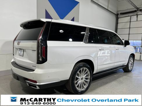 Used 2023 Cadillac Escalade ESV Premium Luxury w/ Performance Package image 5