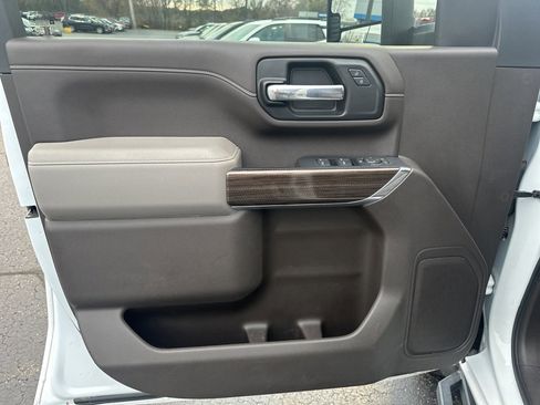 Used 2021 Chevrolet Silverado 2500 LT w/ Convenience Package image 12