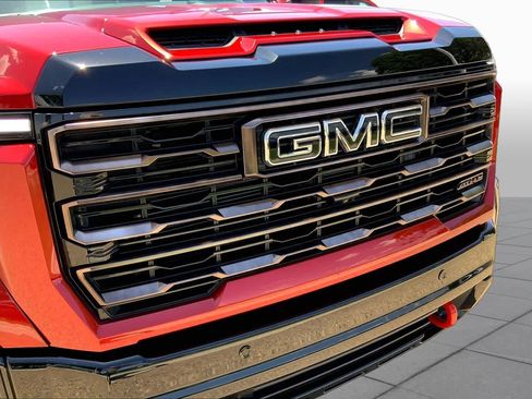 Used 2025 GMC Sierra 2500 AT4X AWD/4WD image 37