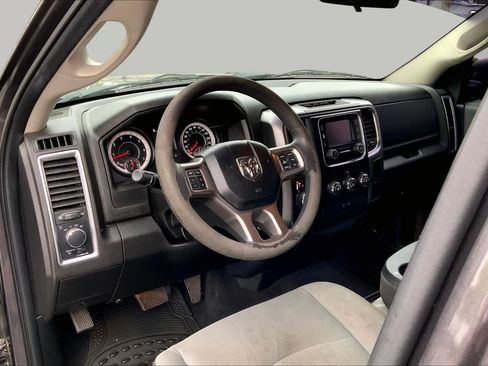 Used 2022 RAM 1500 Classic SLT RWD image 33