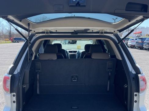 Used 2014 GMC Acadia SLT image 18
