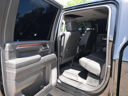 Used 2024 GMC Sierra 2500 Denali w/ Denali Reserve Package AWD/4WD image 32