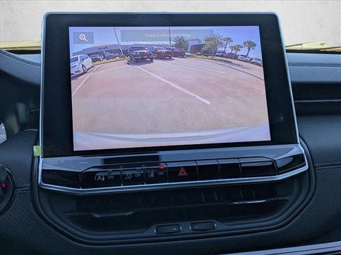 New 2026 Jeep Compass Latitude image 13