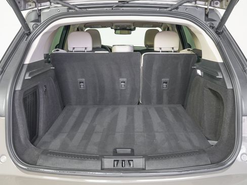 Used 2025 Lincoln Corsair Grand Touring w/ Jet Appearance Package image 11