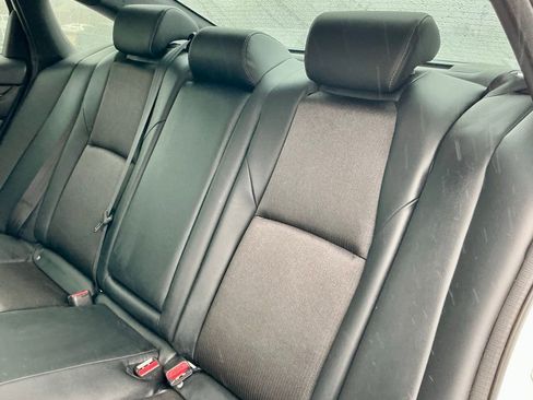 Used 2018 Honda Accord Sport image 28