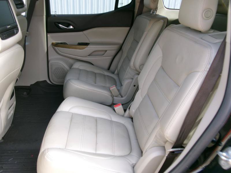 Used 2017 GMC Acadia Denali w/ Technology Package FWD image 16